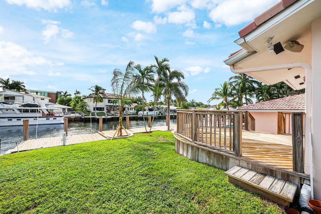 На продажу: $3,200,000 (4 спален, 3 ванн, 2910 Квадратных фут)