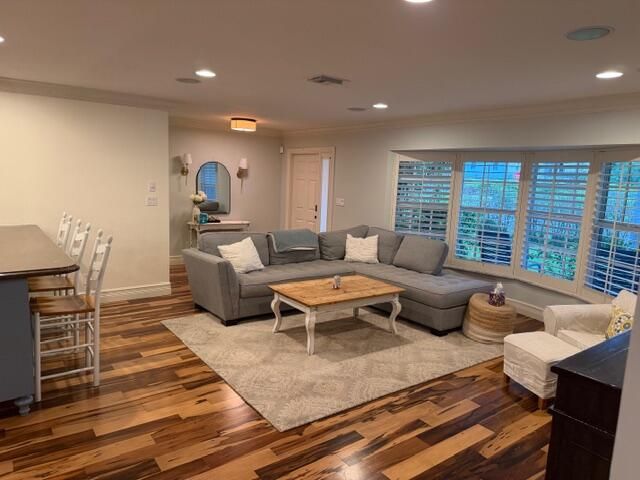 For Sale: $1,999,950 (3 beds, 3 baths, 2080 Square Feet)