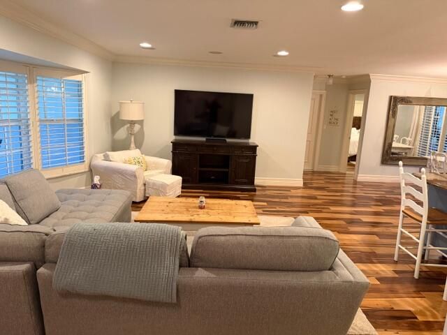 For Sale: $1,999,950 (3 beds, 3 baths, 2080 Square Feet)