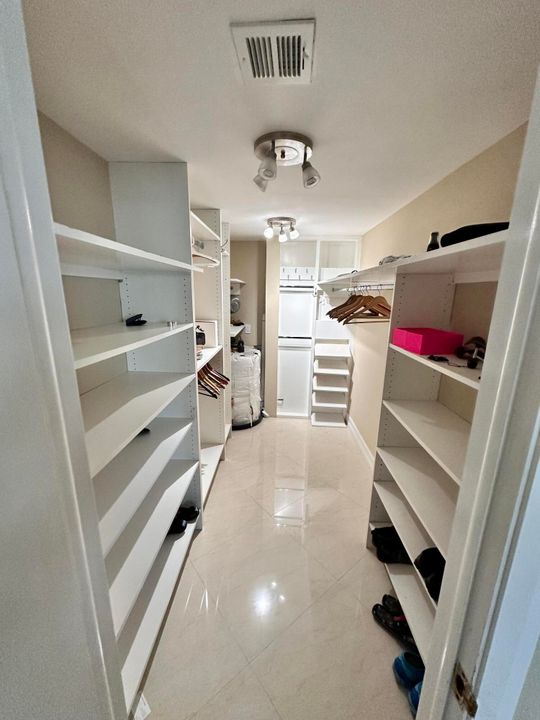 En Venta: $850,000 (2 camas, 2 baños, 1500 Pies cuadrados)