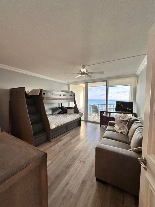 En Venta: $850,000 (2 camas, 2 baños, 1500 Pies cuadrados)