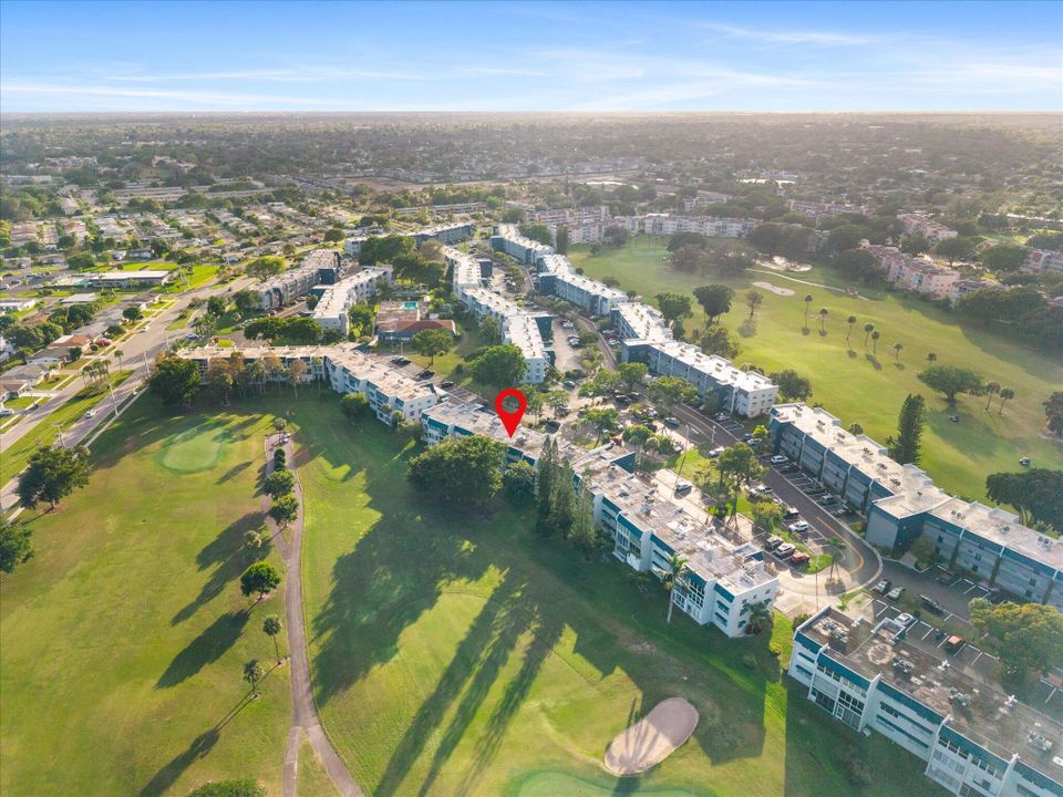 На продажу: $175,000 (2 спален, 2 ванн, 930 Квадратных фут)