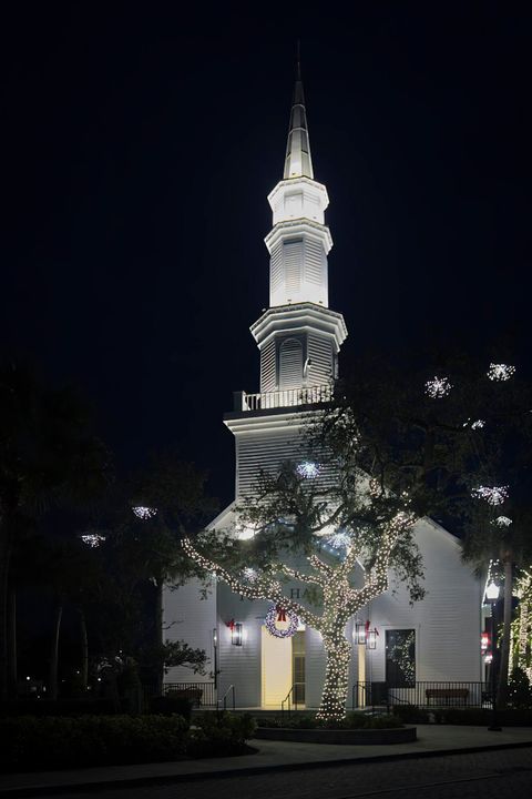 Activo con contrato: $407,770 (4 camas, 2 baños, 1741 Pies cuadrados)