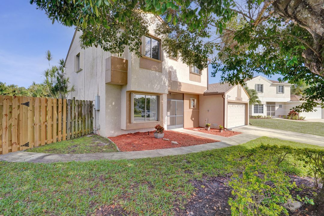 For Sale: $675,000 (3 beds, 2 baths, 1843 Square Feet)