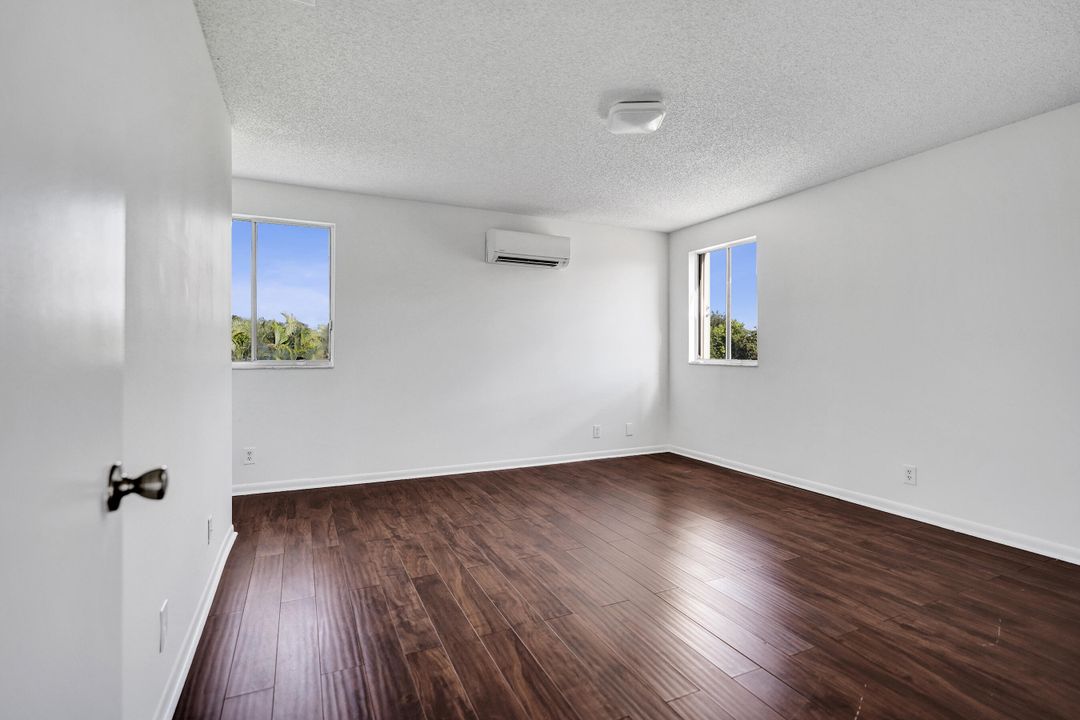 For Sale: $675,000 (3 beds, 2 baths, 1843 Square Feet)