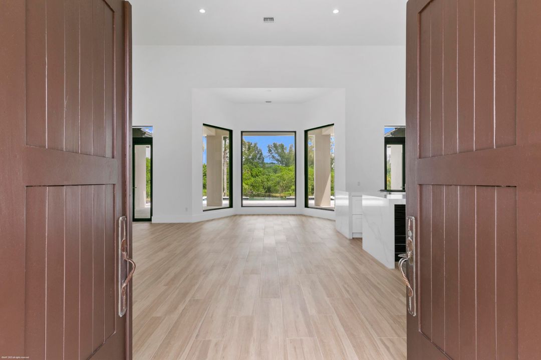 На продажу: $4,900,000 (4 спален, 3 ванн, 3080 Квадратных фут)