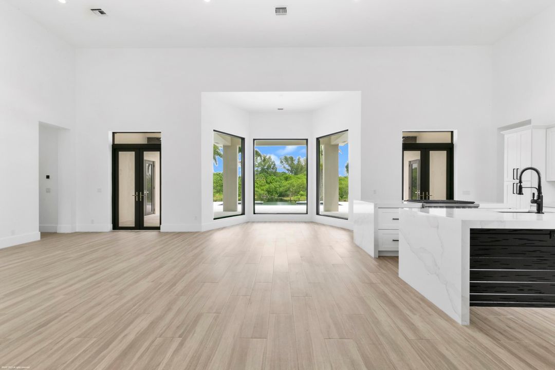 На продажу: $4,900,000 (4 спален, 3 ванн, 3080 Квадратных фут)