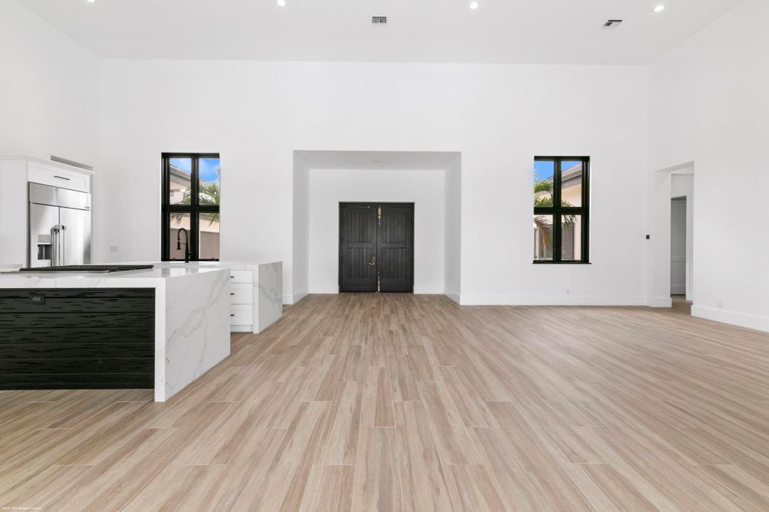 На продажу: $4,900,000 (4 спален, 3 ванн, 3080 Квадратных фут)