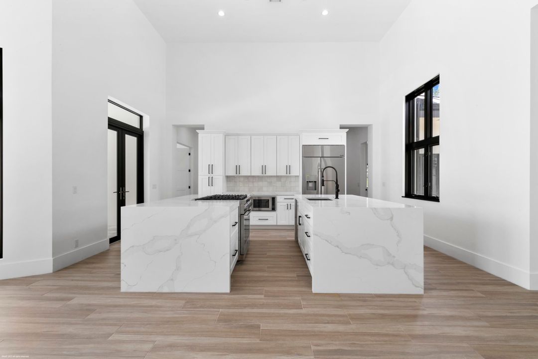 На продажу: $4,900,000 (4 спален, 3 ванн, 3080 Квадратных фут)