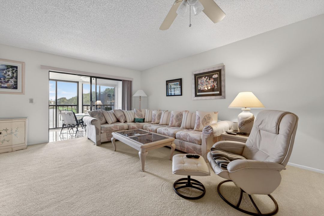 For Sale: $249,000 (2 beds, 2 baths, 1392 Square Feet)