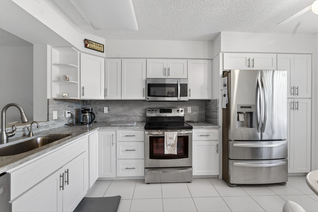 For Sale: $249,000 (2 beds, 2 baths, 1392 Square Feet)
