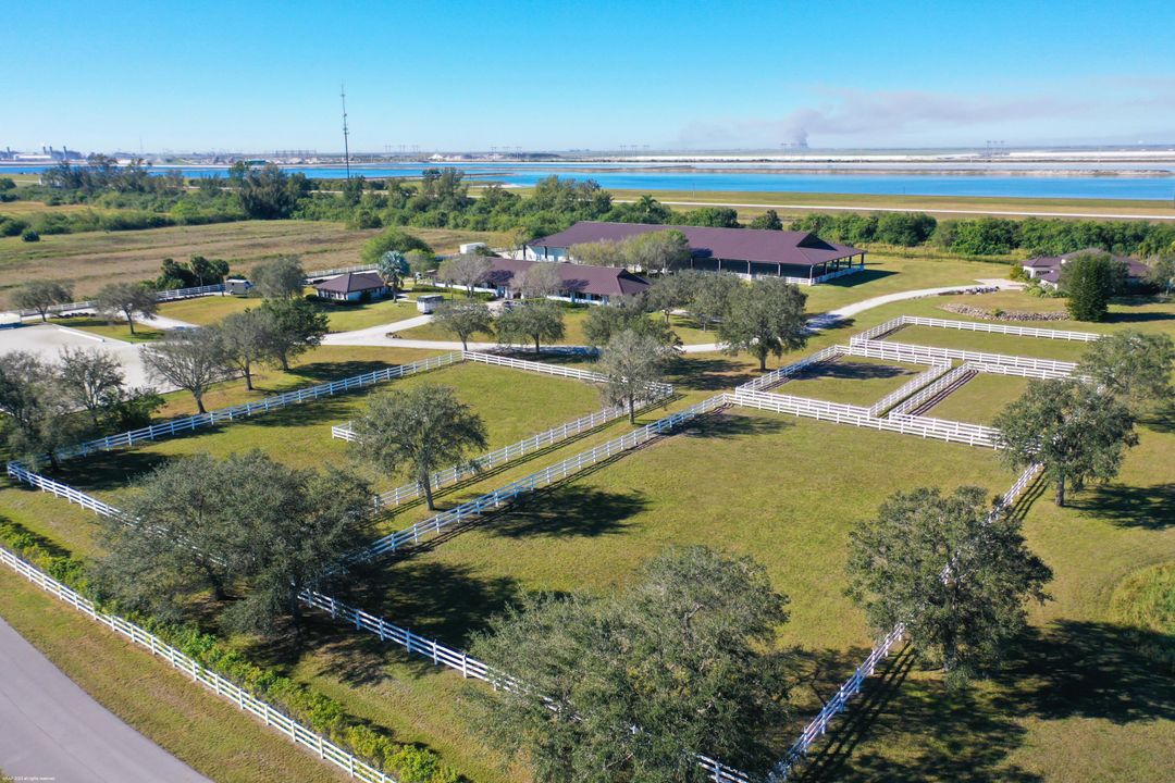 На продажу: $4,900,000 (4 спален, 3 ванн, 3080 Квадратных фут)