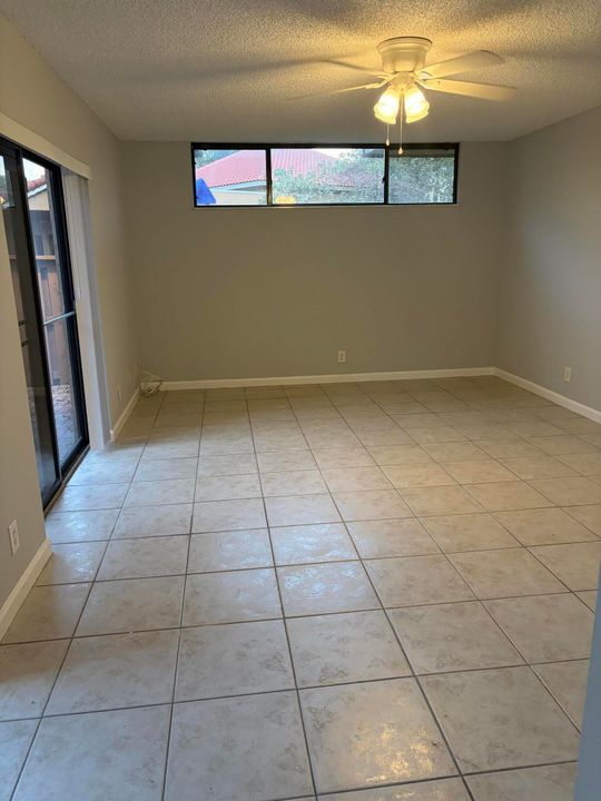 出租: $2,600 (2 贝兹, 2 浴室, 1302 平方英尺)