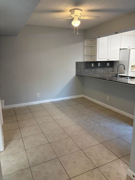 出租: $2,600 (2 贝兹, 2 浴室, 1302 平方英尺)