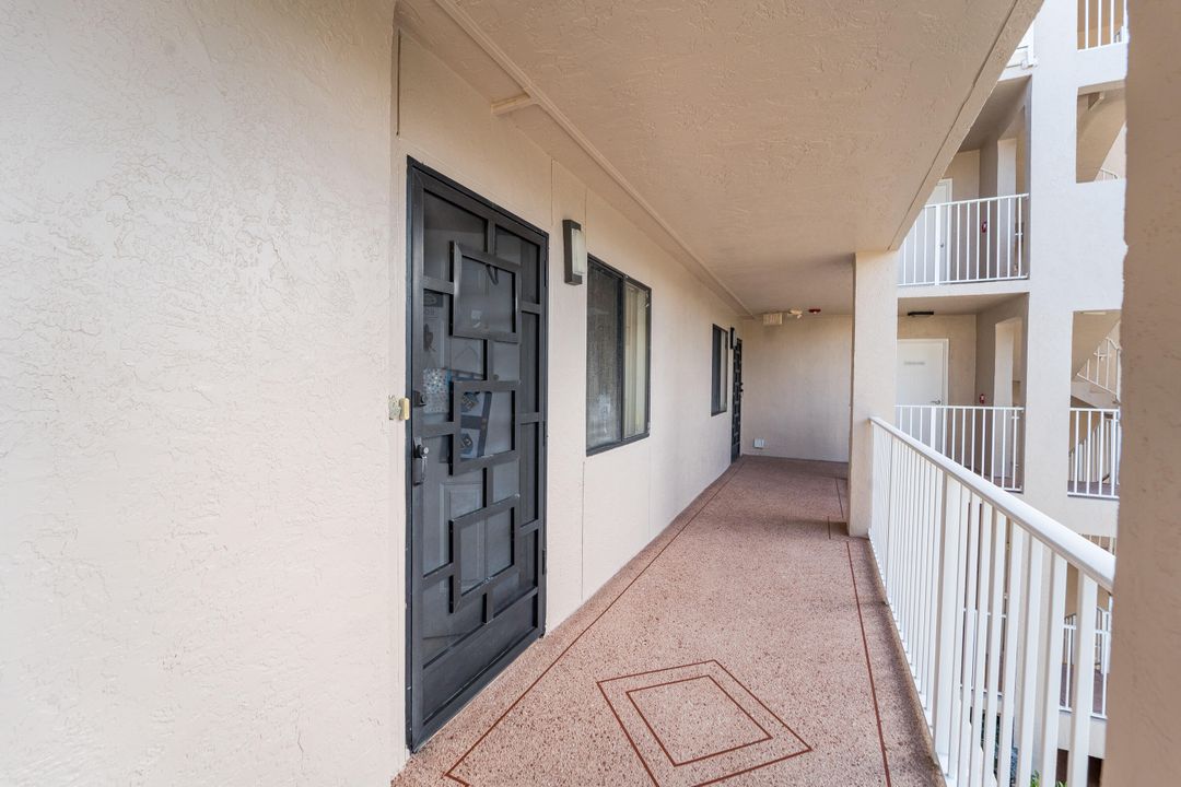 For Sale: $249,000 (2 beds, 2 baths, 1392 Square Feet)
