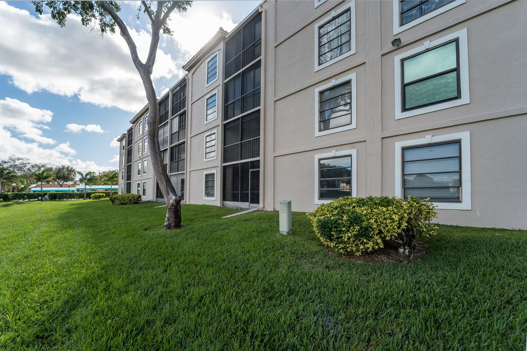 For Sale: $249,000 (2 beds, 2 baths, 1392 Square Feet)