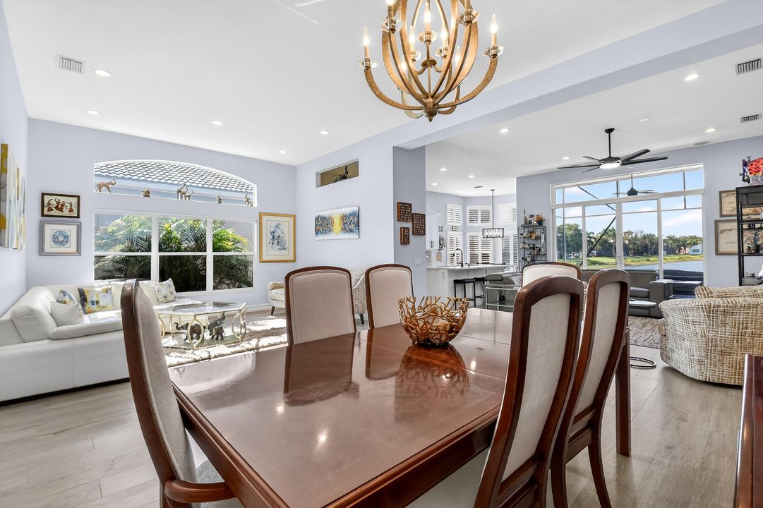 En Venta: $699,000 (4 camas, 2 baños, 2285 Pies cuadrados)