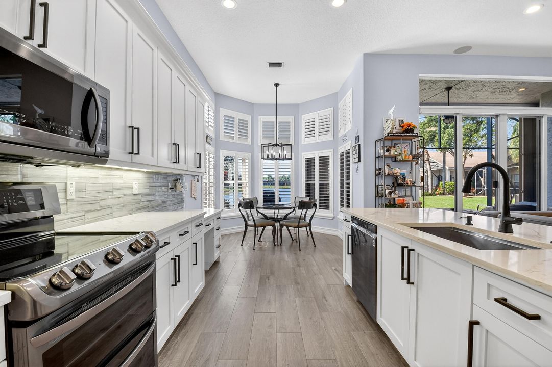 En Venta: $699,000 (4 camas, 2 baños, 2285 Pies cuadrados)