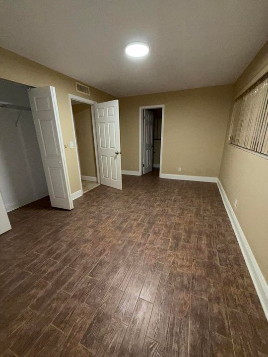 Active With Contract: $2,500 (3 beds, 2 baths, 1362 Square Feet)