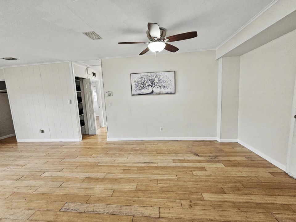 For Sale: $277,000 (2 beds, 2 baths, 1441 Square Feet)