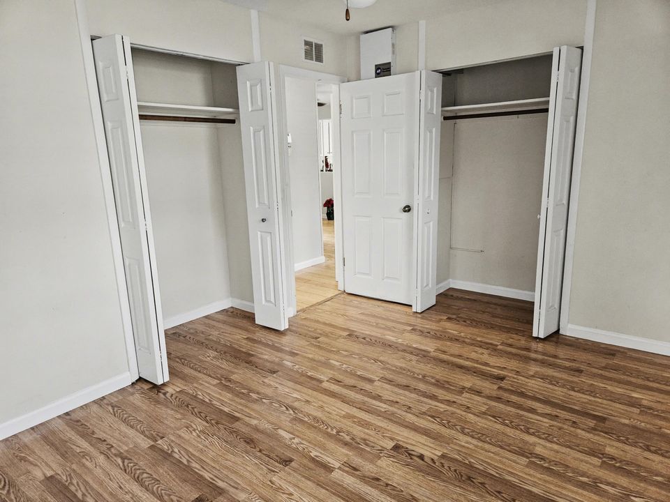 For Sale: $277,000 (2 beds, 2 baths, 1441 Square Feet)