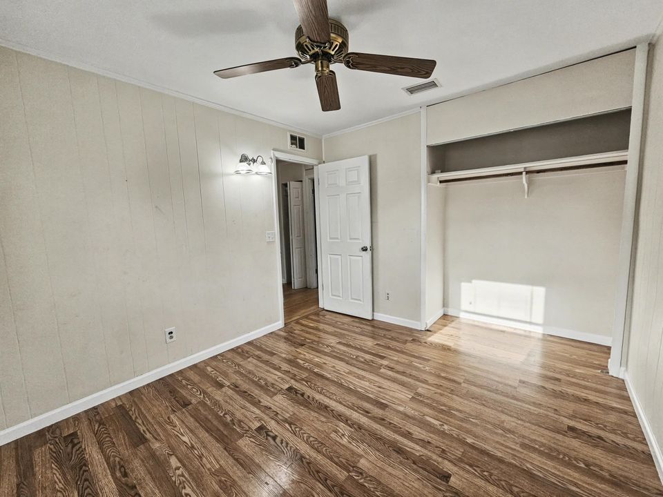 For Sale: $277,000 (2 beds, 2 baths, 1441 Square Feet)