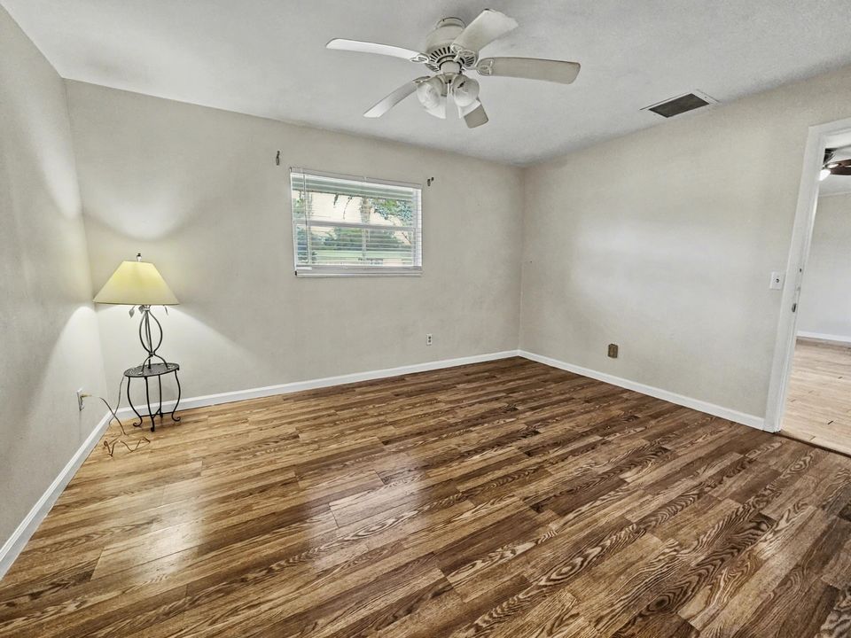 For Sale: $277,000 (2 beds, 2 baths, 1441 Square Feet)