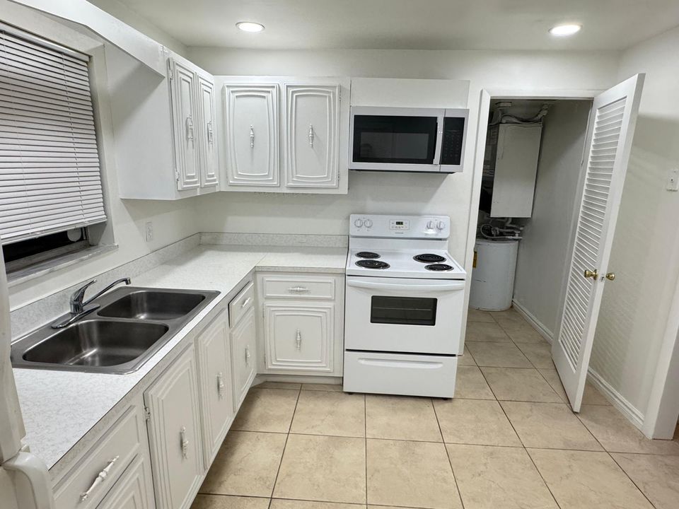 В аренду: $2,100 (2 спален, 2 ванн, 1158 Квадратных фут)