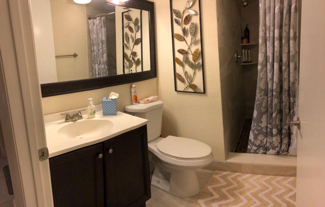 出租: $2,400 (2 贝兹, 2 浴室, 1015 平方英尺)