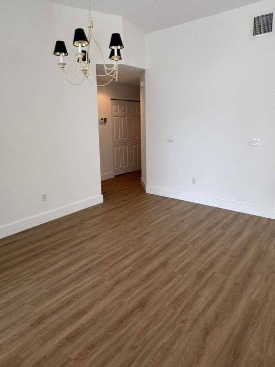 For Rent: $3,500 (3 beds, 2 baths, 1666 Square Feet)