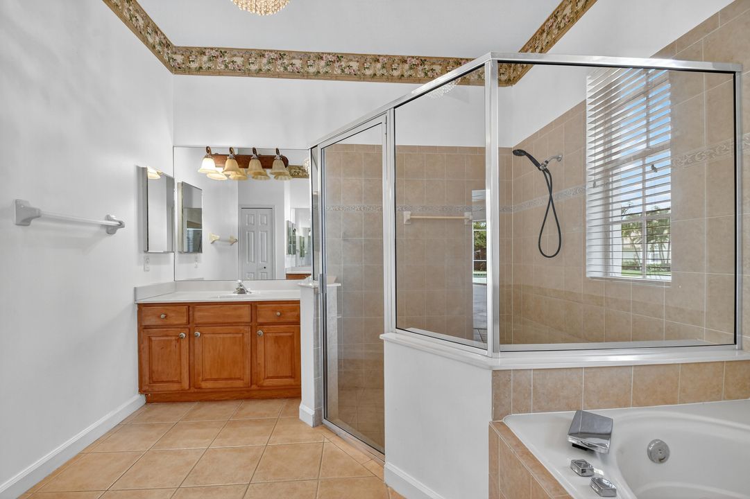 出租: $4,700 (5 贝兹, 4 浴室, 3233 平方英尺)