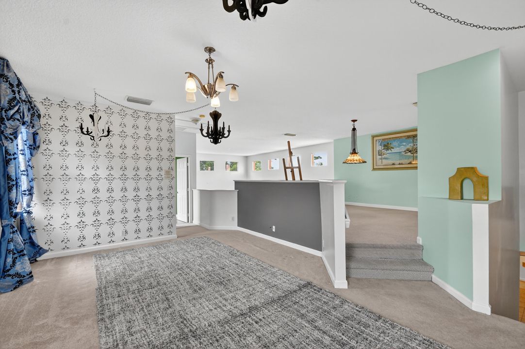 出租: $4,700 (5 贝兹, 4 浴室, 3233 平方英尺)