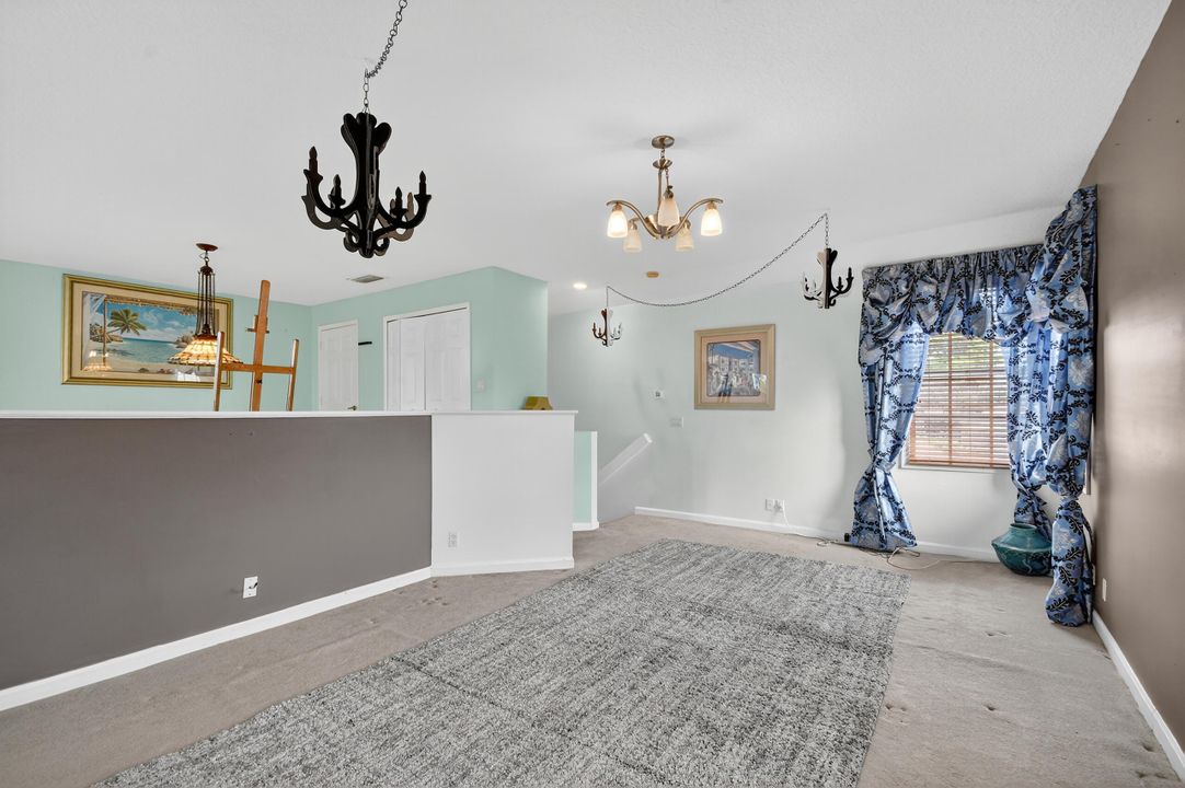 出租: $4,700 (5 贝兹, 4 浴室, 3233 平方英尺)