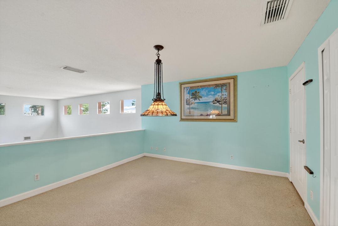 出租: $4,700 (5 贝兹, 4 浴室, 3233 平方英尺)