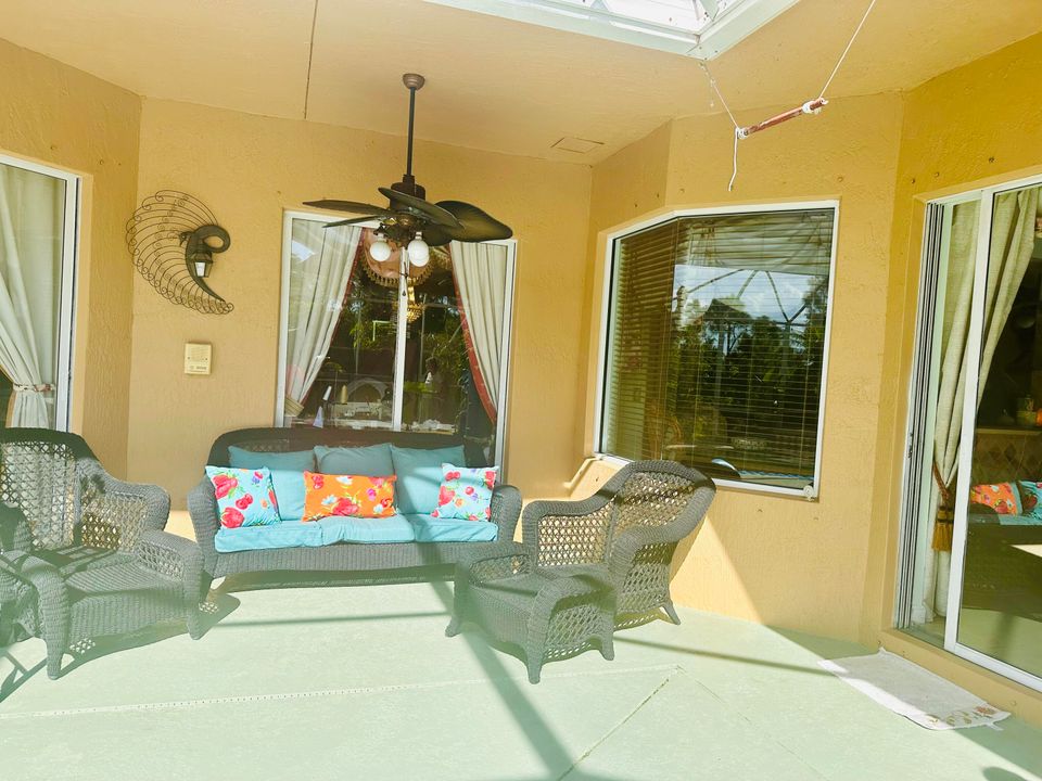 出租: $4,700 (5 贝兹, 4 浴室, 3233 平方英尺)