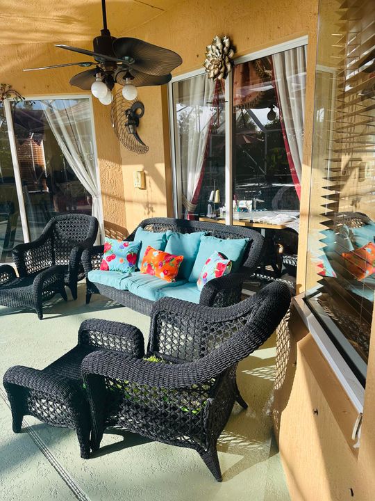 出租: $4,700 (5 贝兹, 4 浴室, 3233 平方英尺)