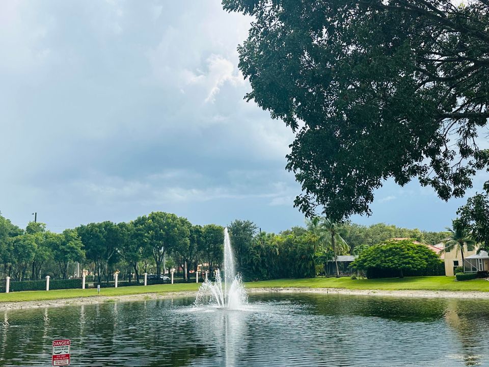 出租: $4,700 (5 贝兹, 4 浴室, 3233 平方英尺)