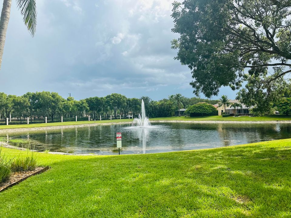 出租: $4,700 (5 贝兹, 4 浴室, 3233 平方英尺)