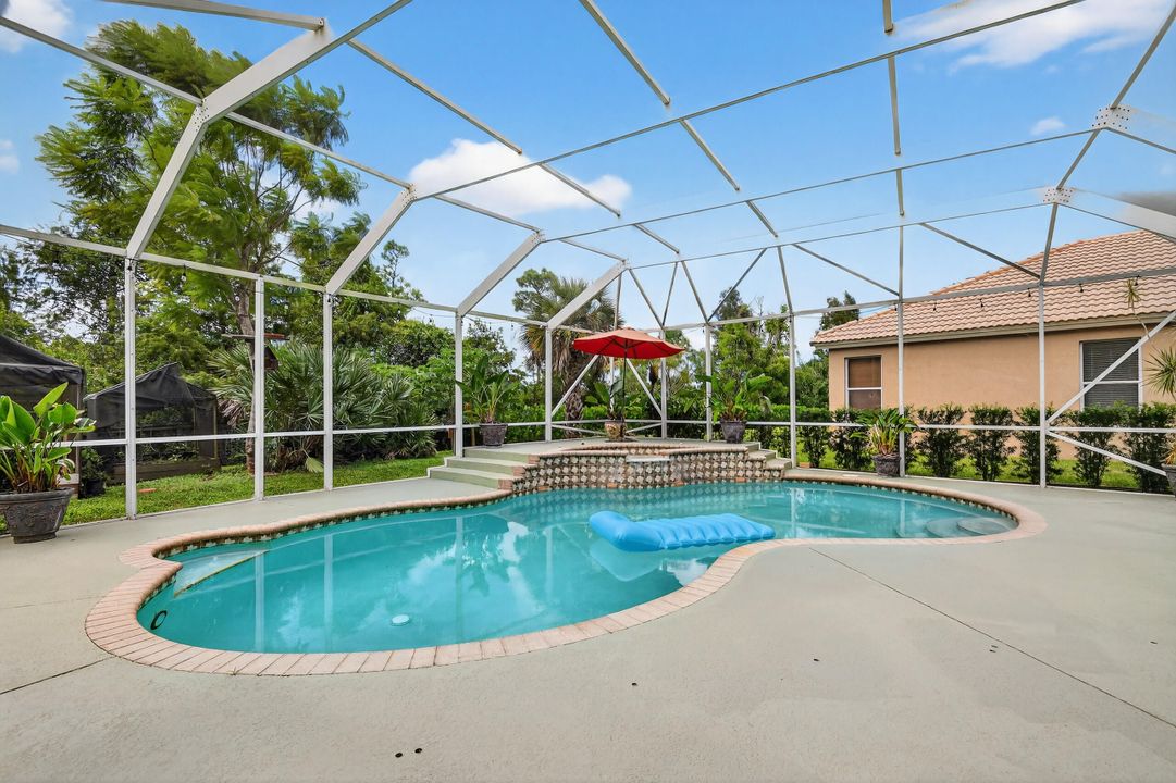 出租: $4,700 (5 贝兹, 4 浴室, 3233 平方英尺)