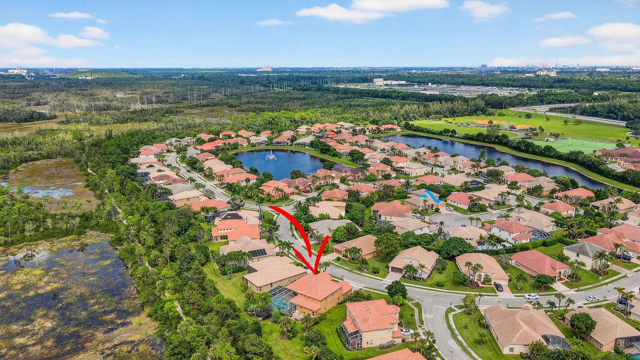 出租: $4,700 (5 贝兹, 4 浴室, 3233 平方英尺)