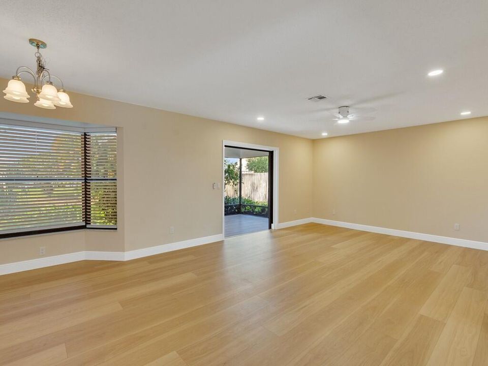 На продажу: $315,000 (2 спален, 2 ванн, 1264 Квадратных фут)