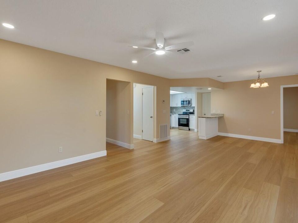 На продажу: $315,000 (2 спален, 2 ванн, 1264 Квадратных фут)