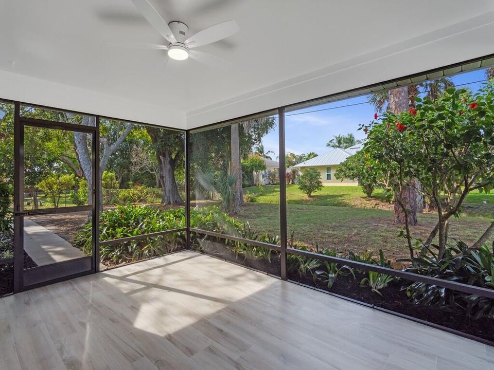 На продажу: $315,000 (2 спален, 2 ванн, 1264 Квадратных фут)