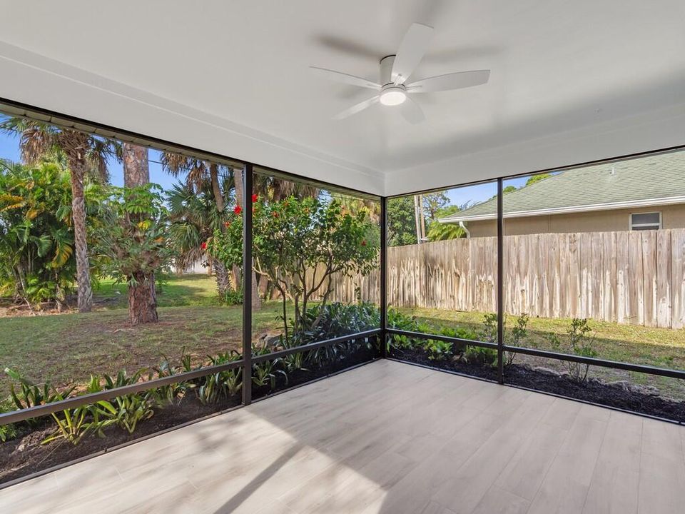 На продажу: $315,000 (2 спален, 2 ванн, 1264 Квадратных фут)