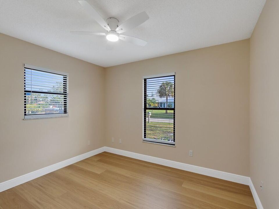 На продажу: $315,000 (2 спален, 2 ванн, 1264 Квадратных фут)