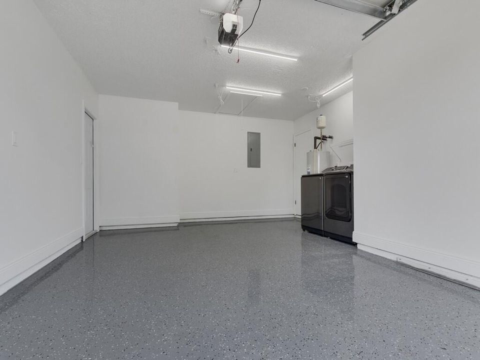 На продажу: $315,000 (2 спален, 2 ванн, 1264 Квадратных фут)