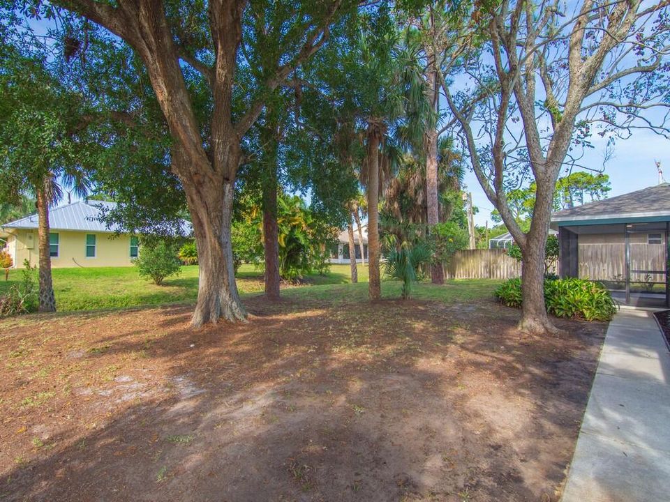 На продажу: $315,000 (2 спален, 2 ванн, 1264 Квадратных фут)