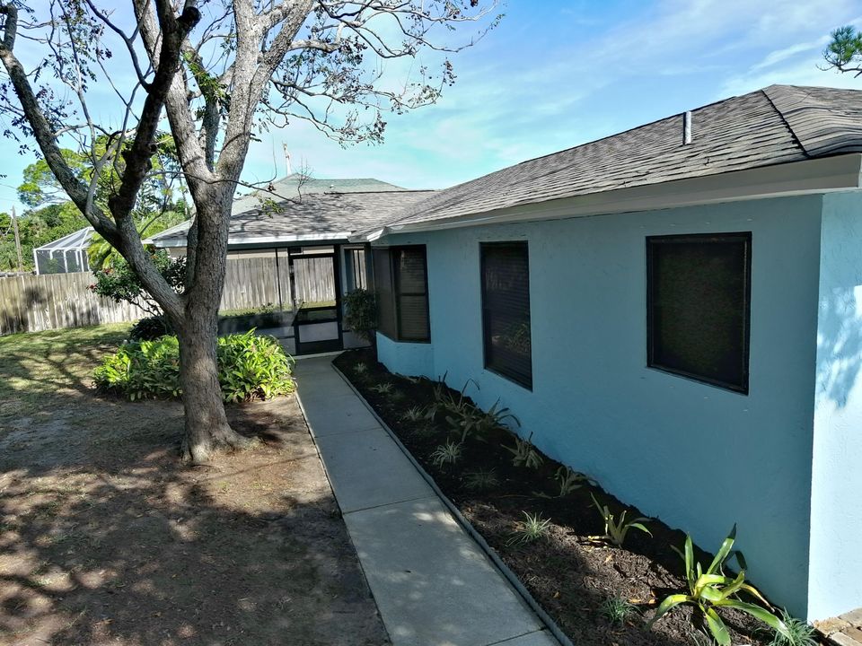 На продажу: $315,000 (2 спален, 2 ванн, 1264 Квадратных фут)