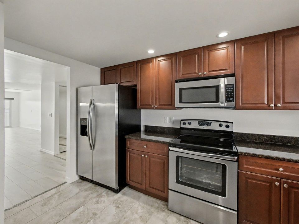 For Rent: $2,800 (2 beds, 2 baths, 1440 Square Feet)