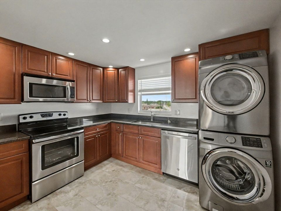 For Rent: $2,800 (2 beds, 2 baths, 1440 Square Feet)